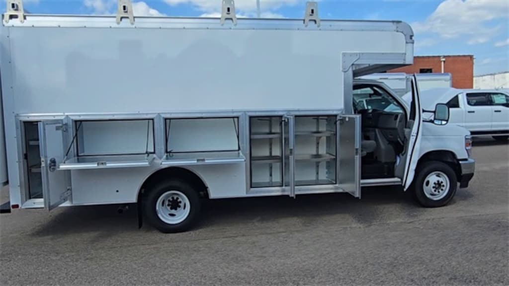 New 2026 Ford E-450 Cutaway Base 14ft Dura Cube Max Utility Body