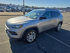 2022 Jeep Compass Latitude Lux SUV