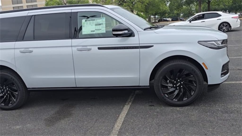 New 2025 Lincoln Navigator L Reserve Sport Utility
