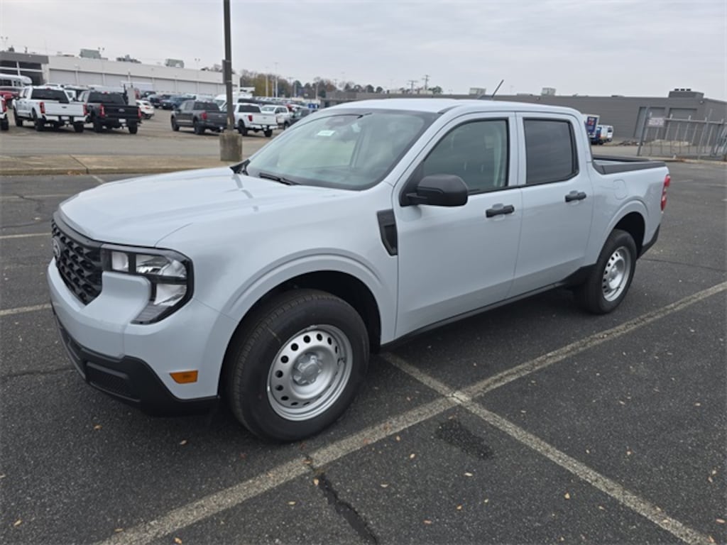 New 2025 Ford Maverick XL Crew Cab
