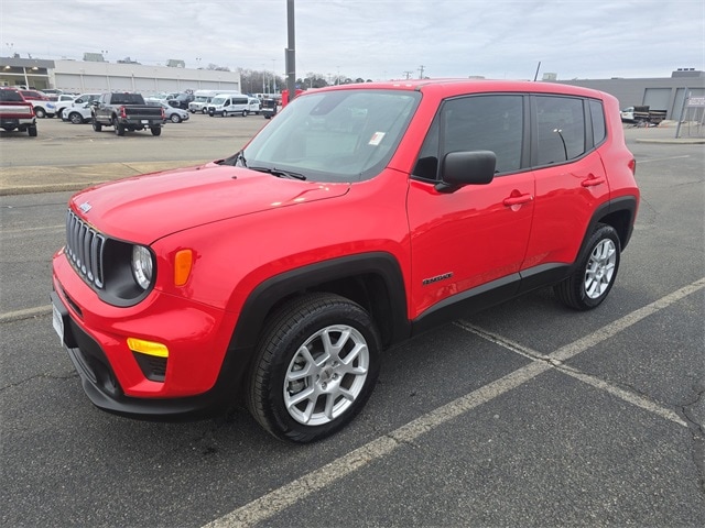 2023 Jeep Renegade Latitude's photo