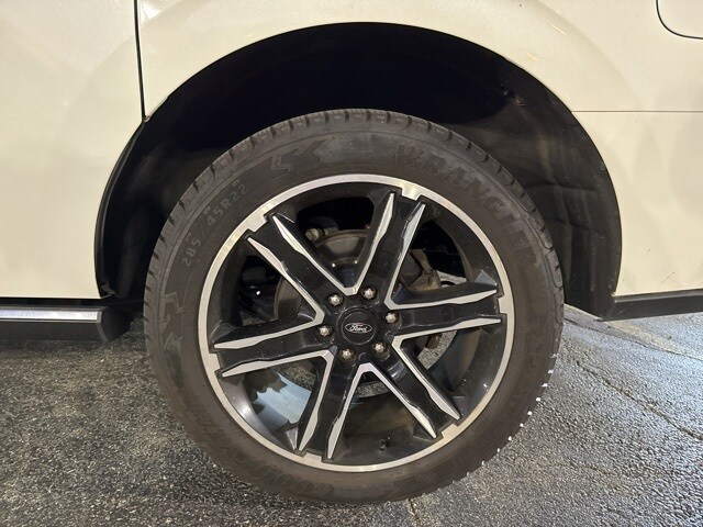 2021 Ford Expedition MAX Limited photo 3