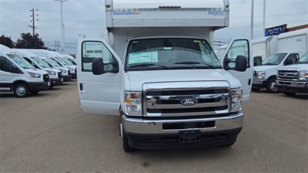 New 2026 Ford E-450 Cutaway Base 14ft DuraCube Max Utility Body