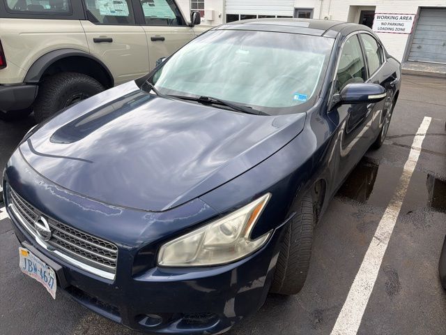 2010 Nissan Maxima's photo