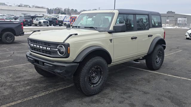 2025 Ford Bronco 4-Door Base