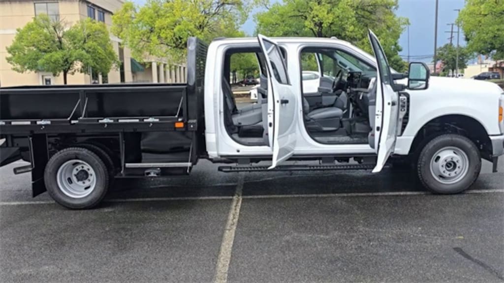 New 2025 Ford F-350 Chassis 10ft Concrete Body Crew Cab/Chassis