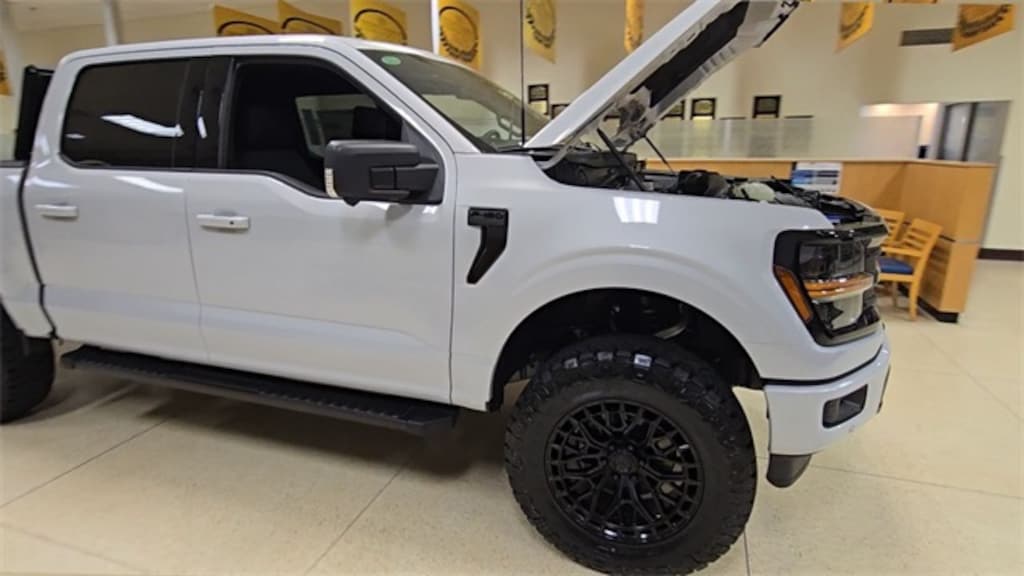 New 2025 Ford F-150 XLT SuperCrew