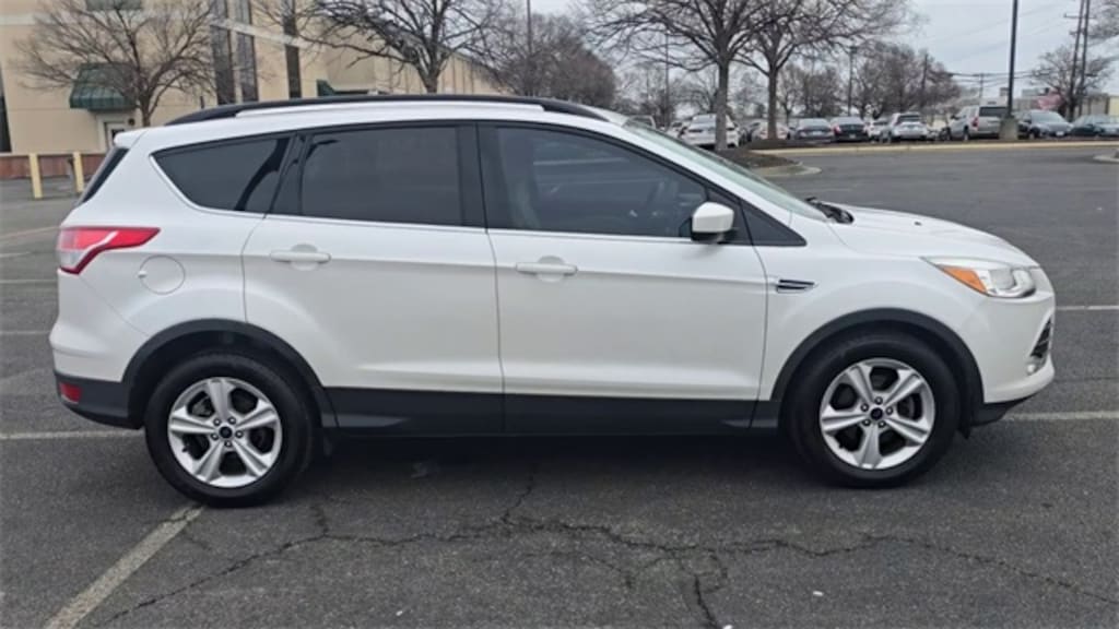 Used 2015 Ford Escape SE SUV