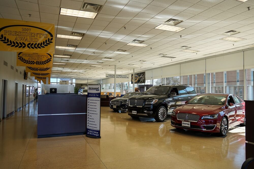 Friendly Lincoln Dealership