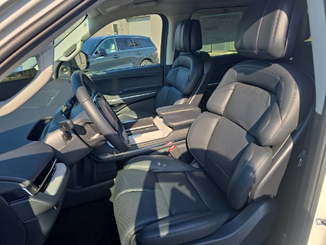 2026 Lincoln Navigator Premiere - Photo 11