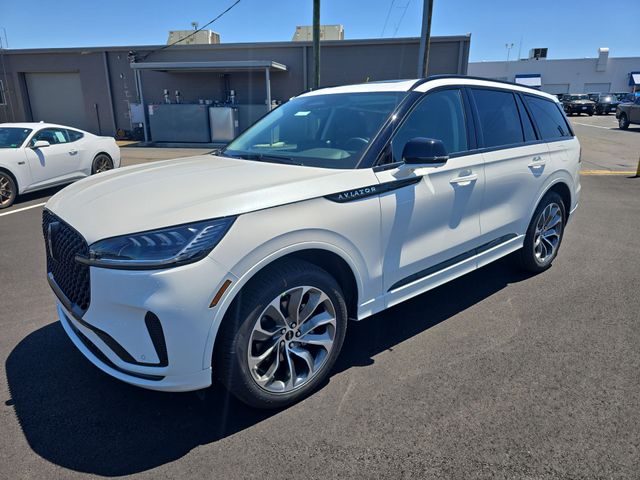 2026 Lincoln Aviator Premiere AWD's photo