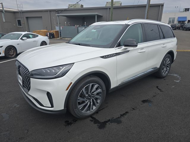 2026 Lincoln Aviator Premiere AWD's photo