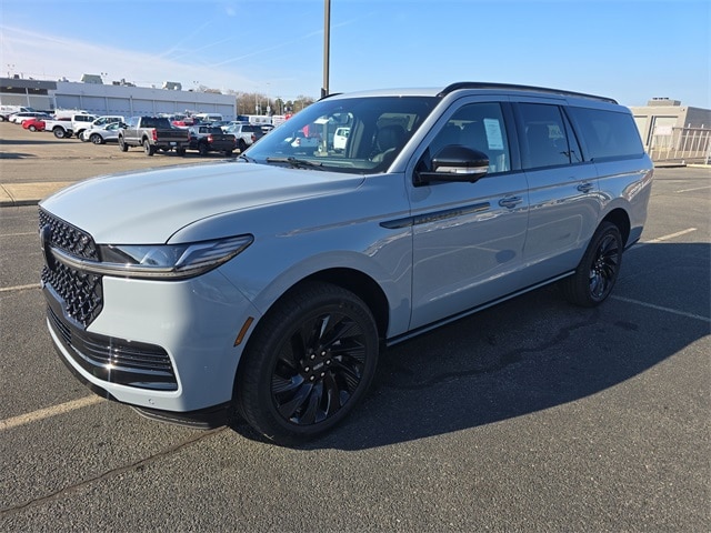 2026 Lincoln Navigator Reserve's photo