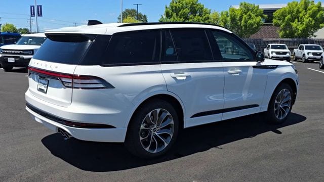 2026 Lincoln Aviator Premiere - Photo 9