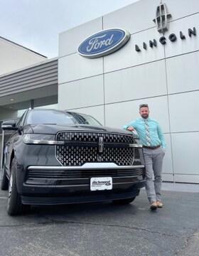 Staff member Nicholas Ellis from ID_11e46e