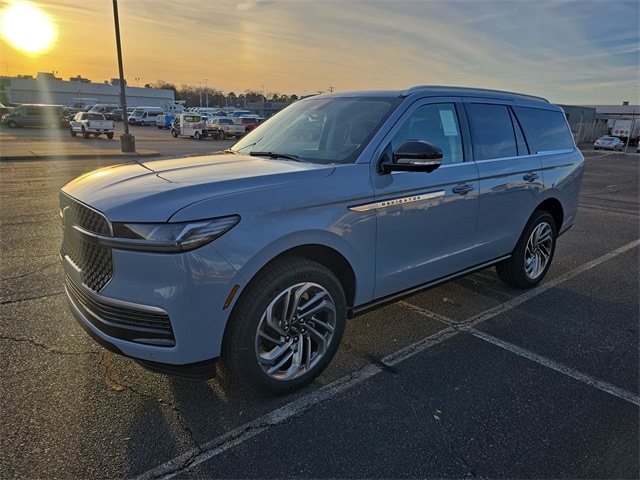 2025 Lincoln Navigator Reserve's photo