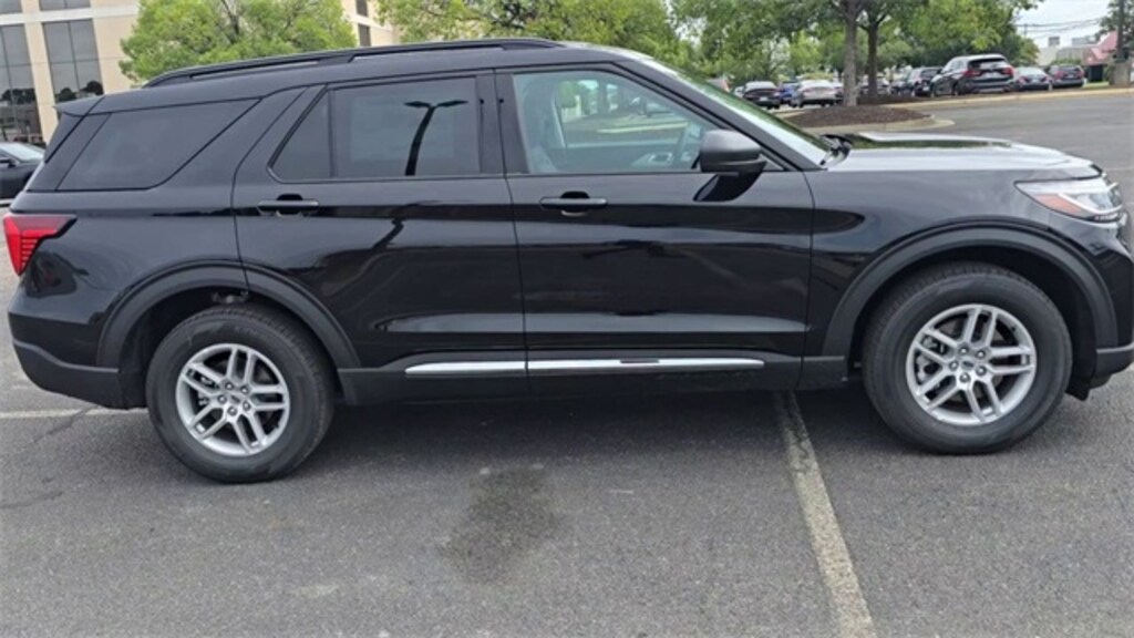 Used 2025 Ford Explorer Active SUV