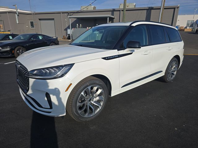 2026 Lincoln Aviator Premiere AWD's photo