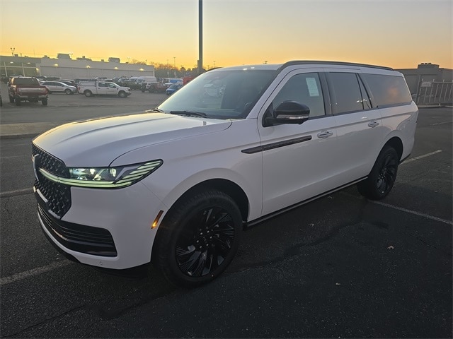 2026 Lincoln Navigator Reserve's photo