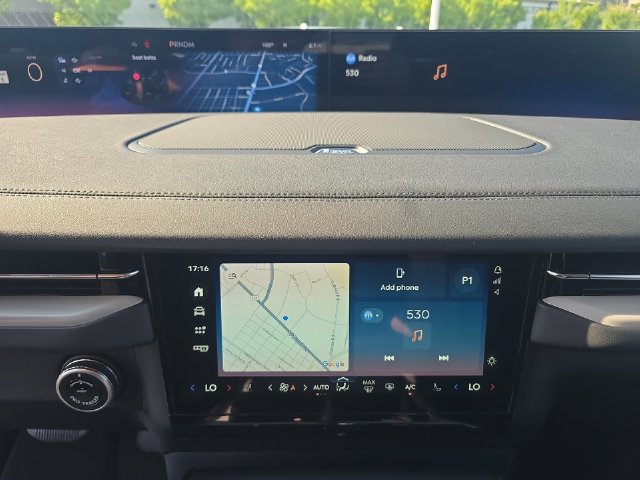 2026 Lincoln Navigator Premiere - Photo 16