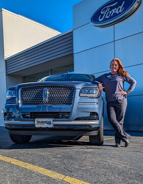 Staff member Stephanie Riggsby from ID_9f4765