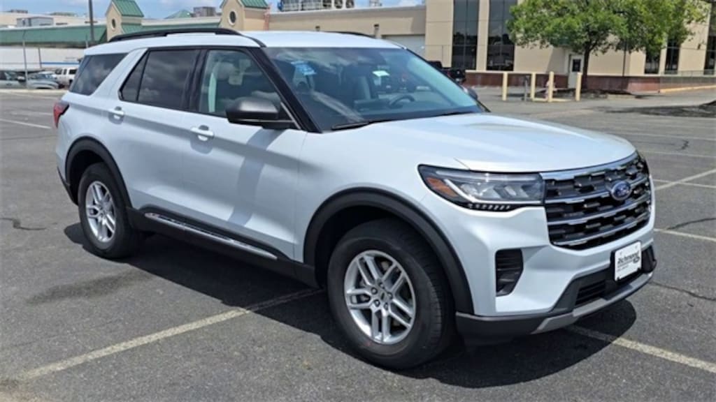 Used 2025 Ford Explorer Active SUV