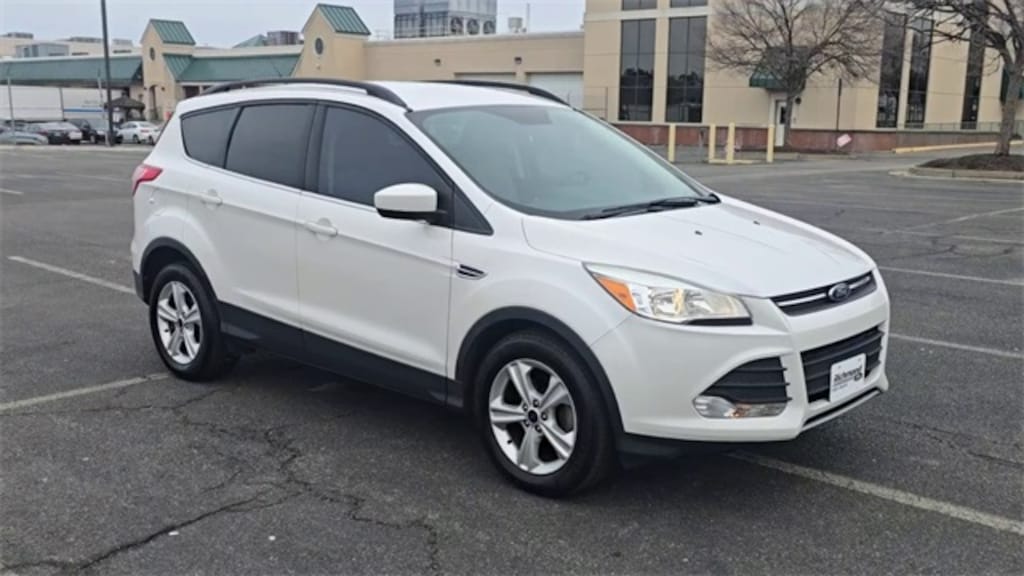 Used 2015 Ford Escape SE SUV