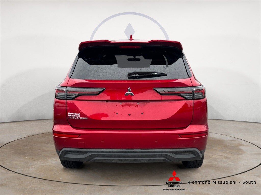 2025 Mitsubishi Outlander ES photo 3