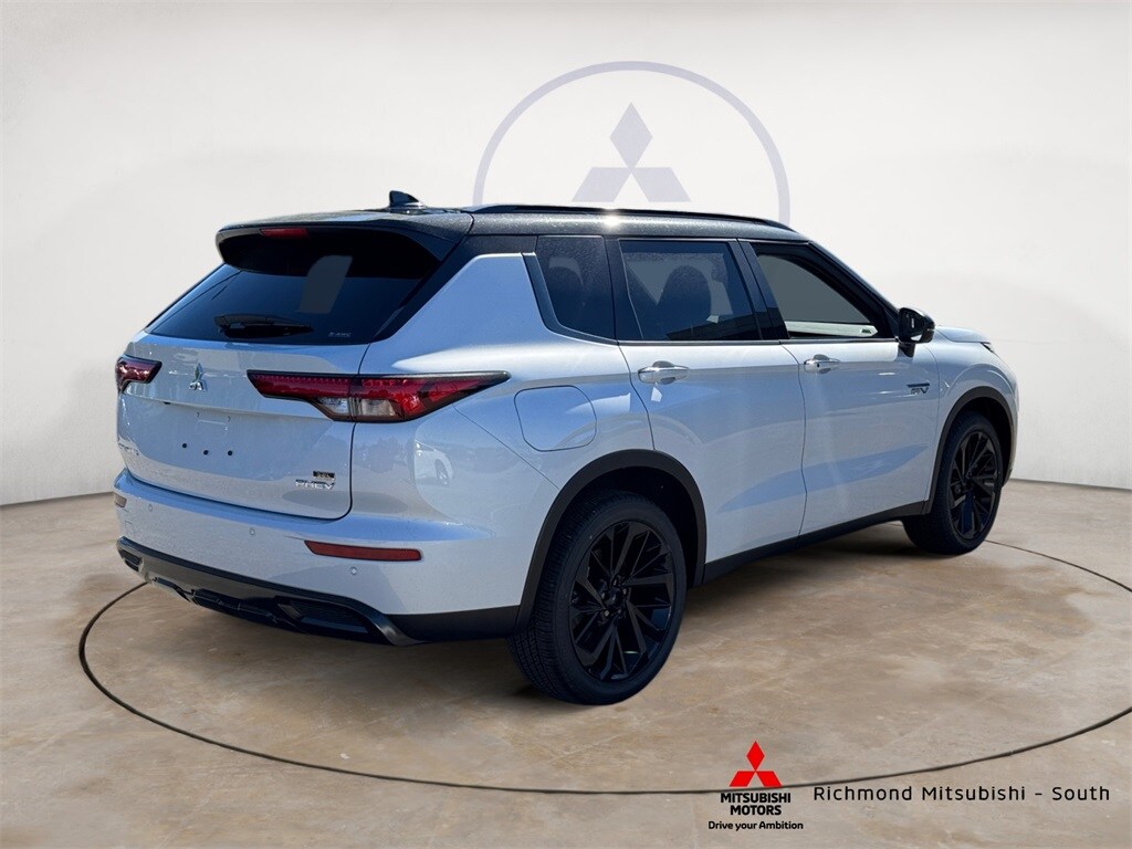 2025 Mitsubishi Outlander PHEV SEL Black Edition photo 3