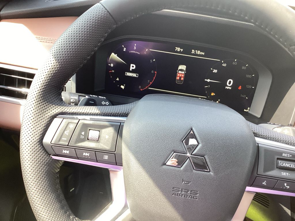 2025 Mitsubishi Outlander SEL - Photo 19
