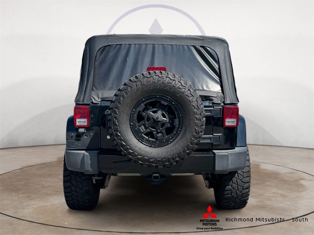 2017 Jeep Wrangler Sahara photo 4