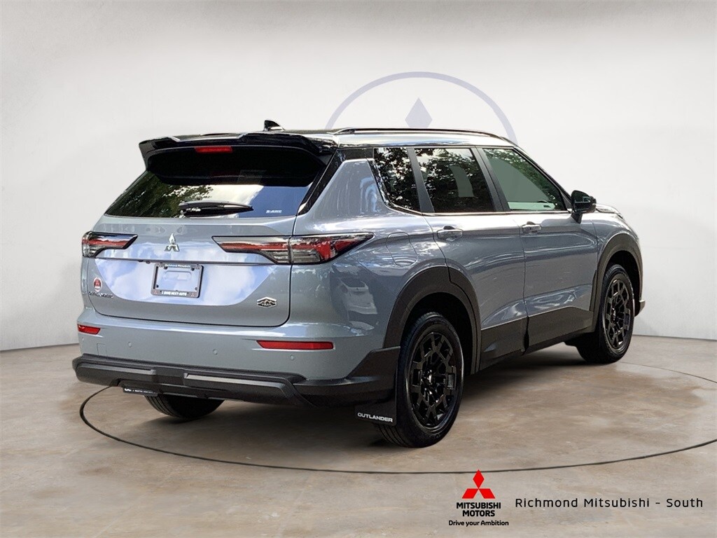 2025 Mitsubishi Outlander SE Ralliart photo 2