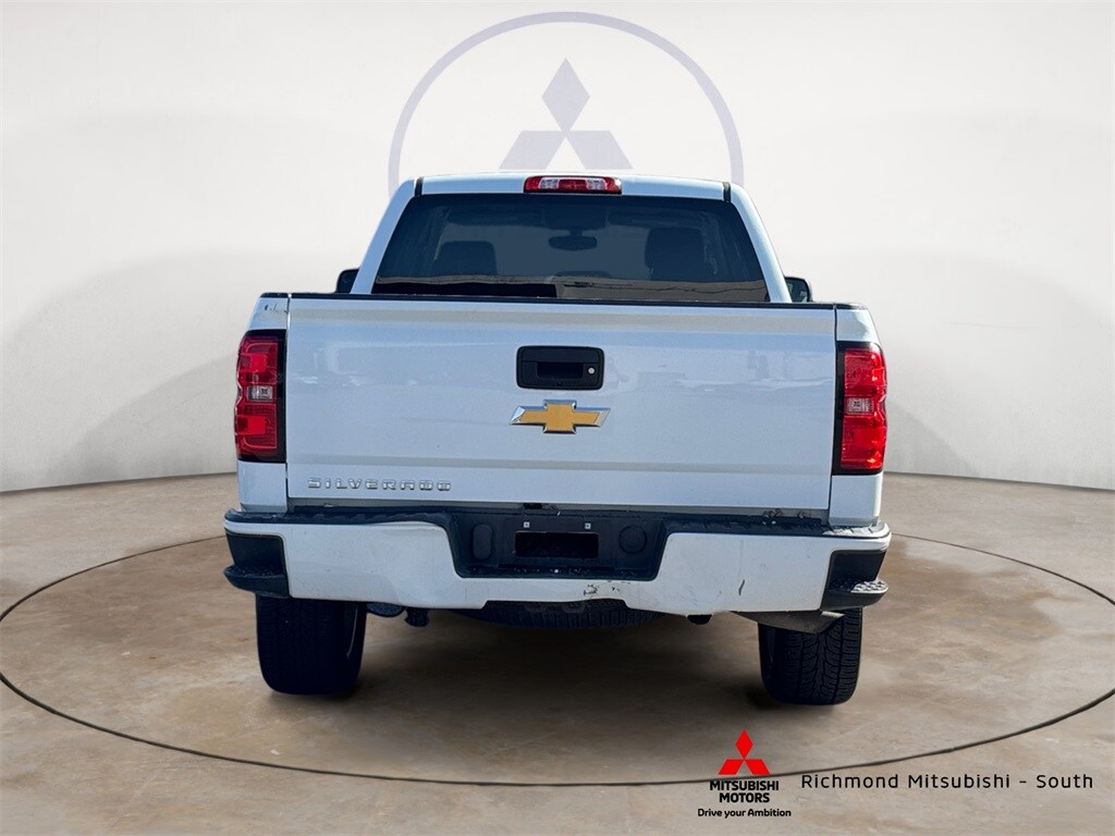 2018 Chevrolet Silverado 1500 Custom photo 4