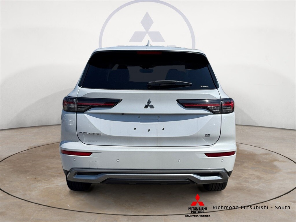 2025 Mitsubishi Outlander SE Ralliart photo 3