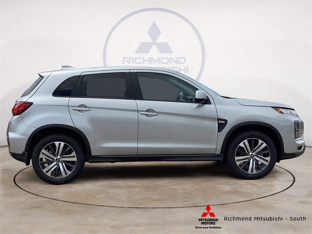 2025 Mitsubishi Outlander Sport ES SE LE photo 2