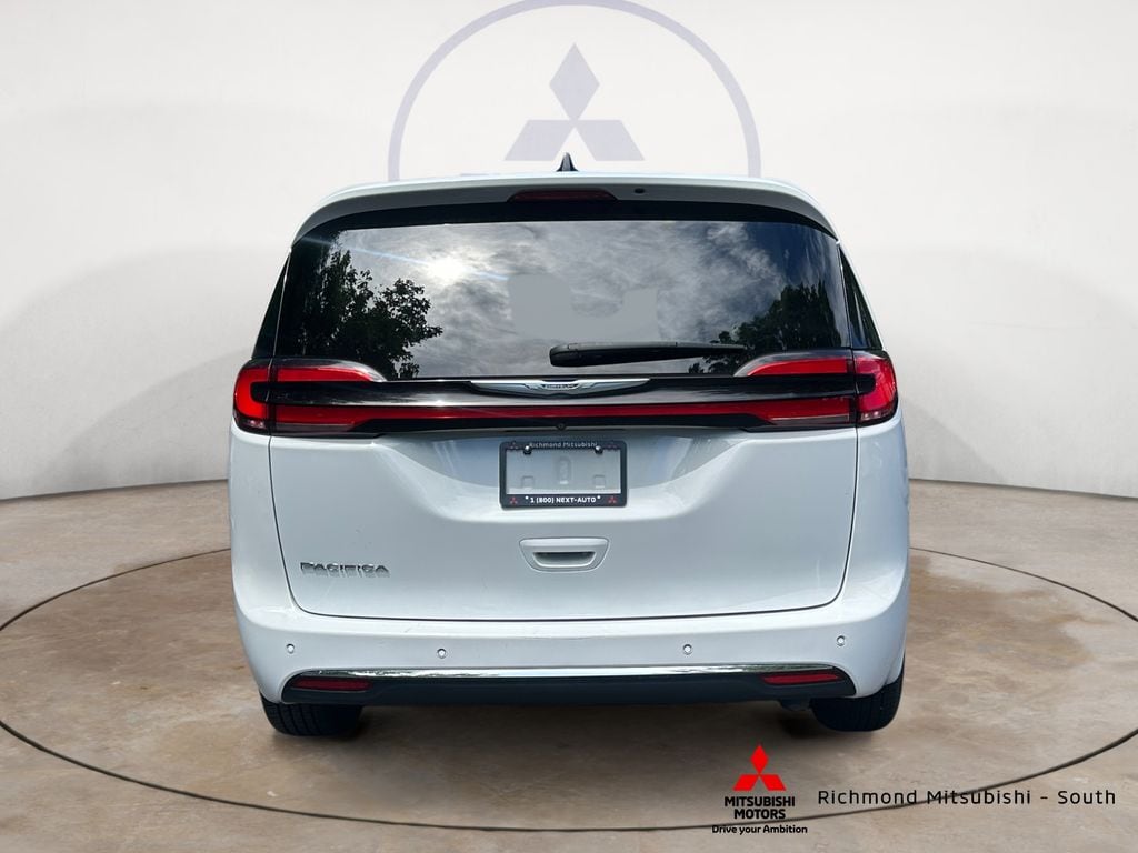 Used 2023 Chrysler Pacifica Touring L Van Passenger Van