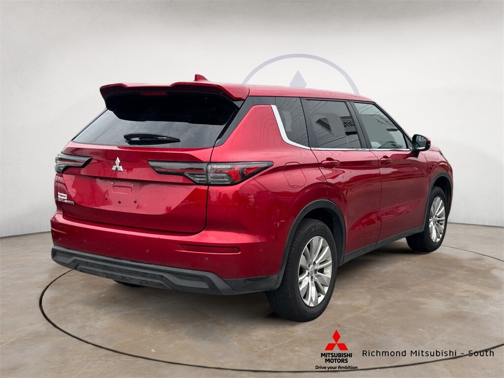 2025 Mitsubishi Outlander ES photo 2
