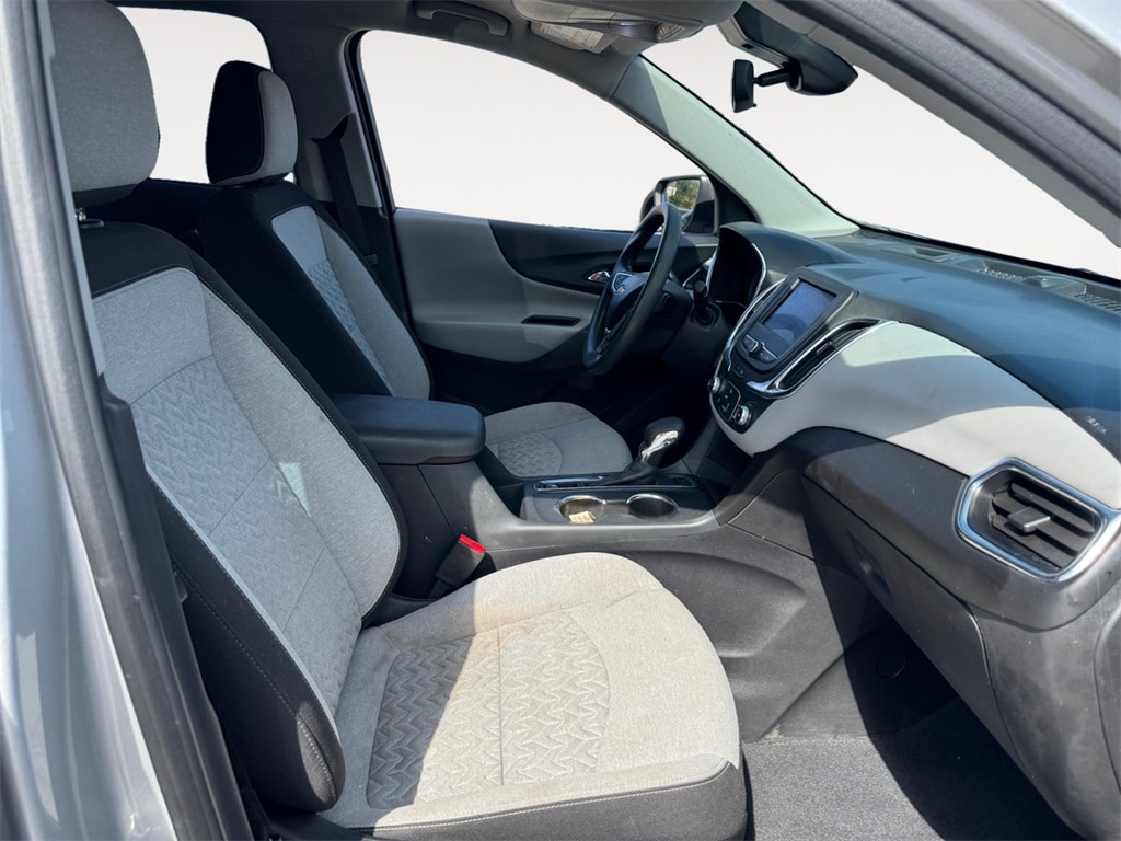 2022 Chevrolet Equinox LS photo 5