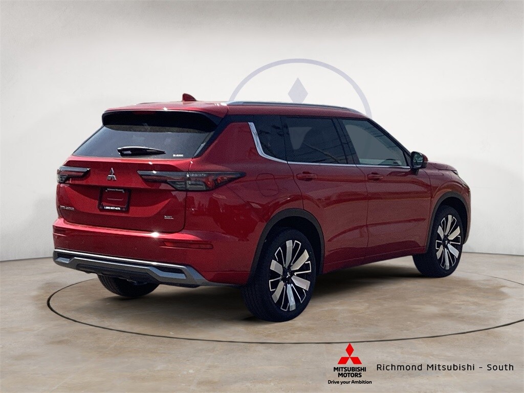 2025 Mitsubishi Outlander SEL photo 3