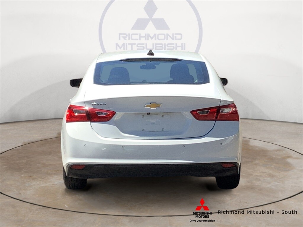 2023 Chevrolet Malibu LS photo 4