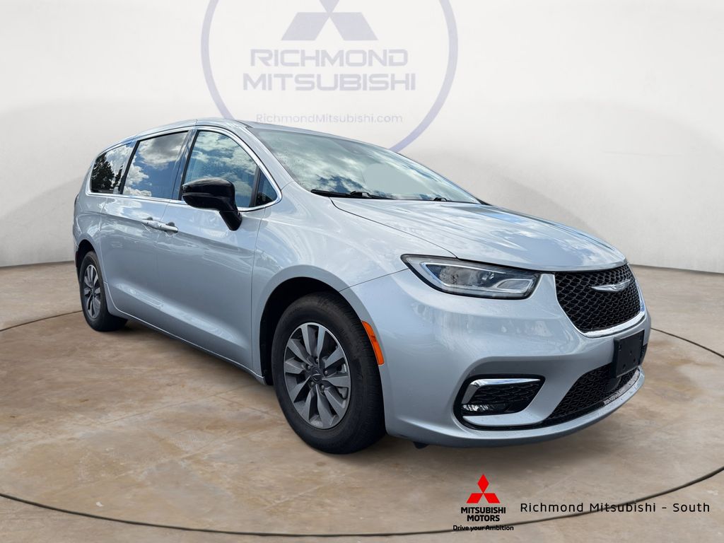 2024 Chrysler Pacifica Plug-In Hybrid Select