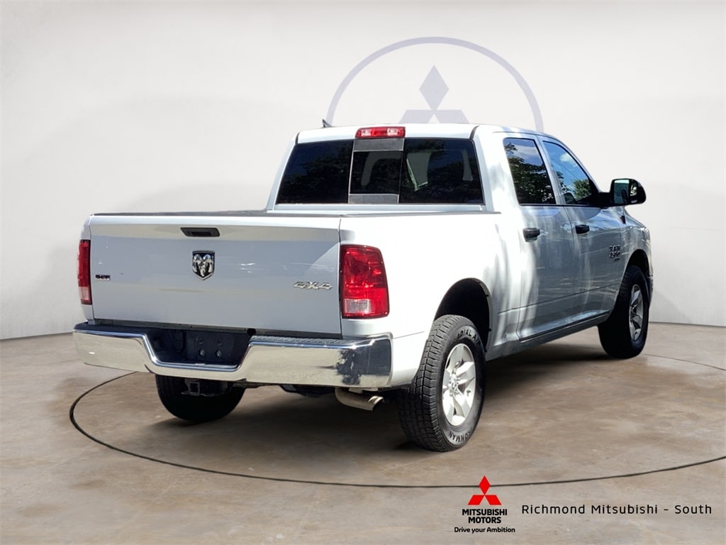 2023 Ram 1500 Classic SLT photo 3