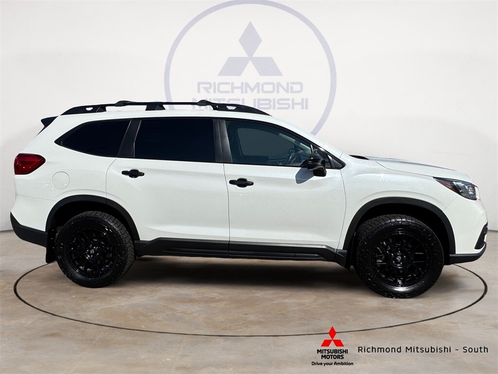 2022 Subaru Ascent Touring photo 2