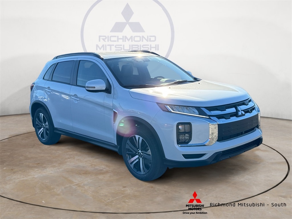 2026 Mitsubishi Outlander Sport SEL's photo