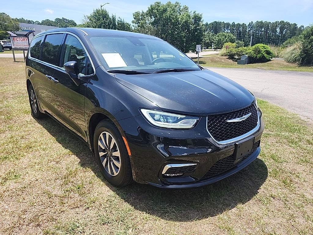 2024 Chrysler Pacifica Plug-In Hybrid Select