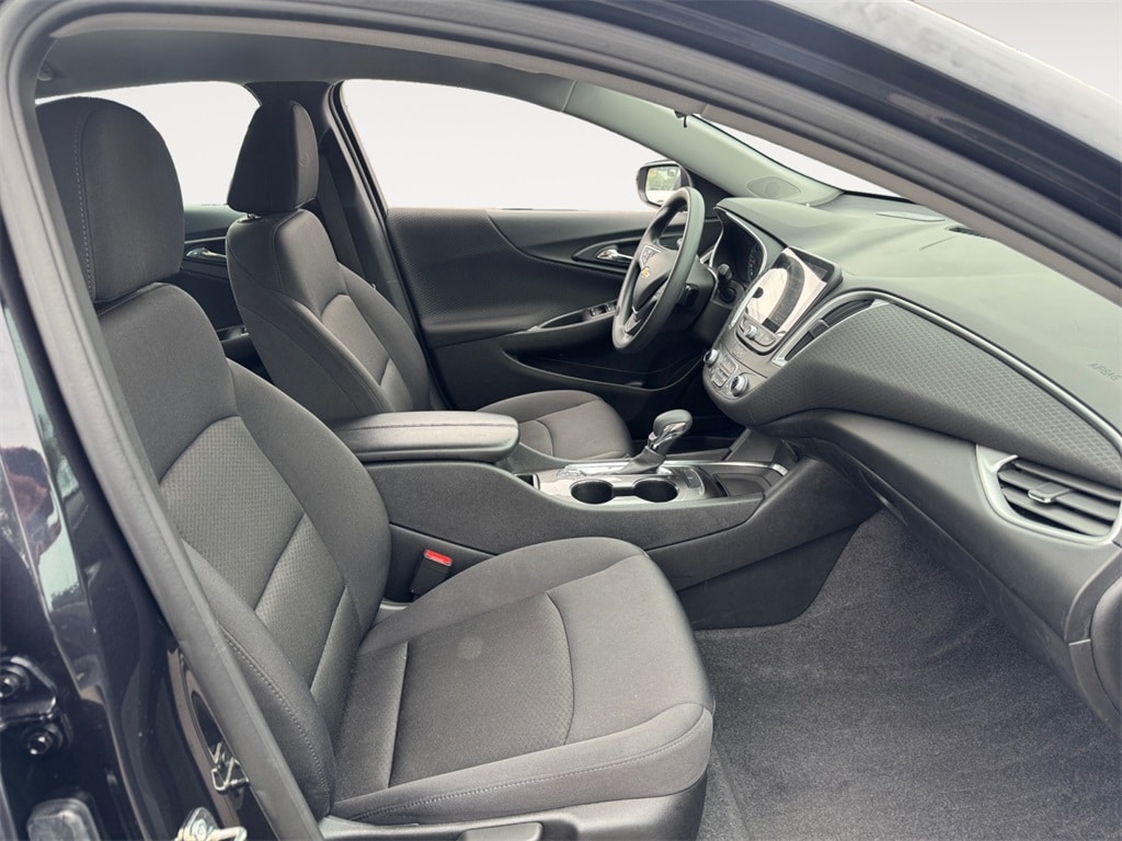 2023 Chevrolet Malibu 1LT photo 4