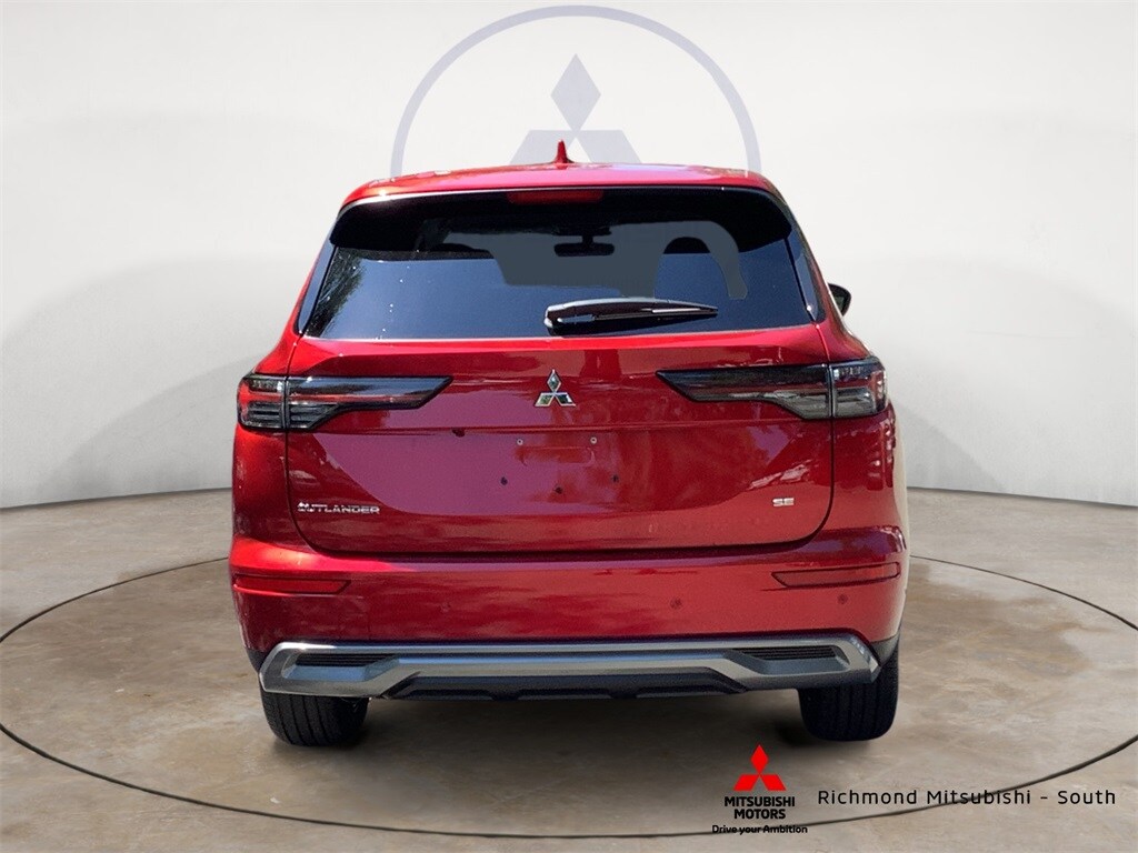 2025 Mitsubishi Outlander SE photo 3
