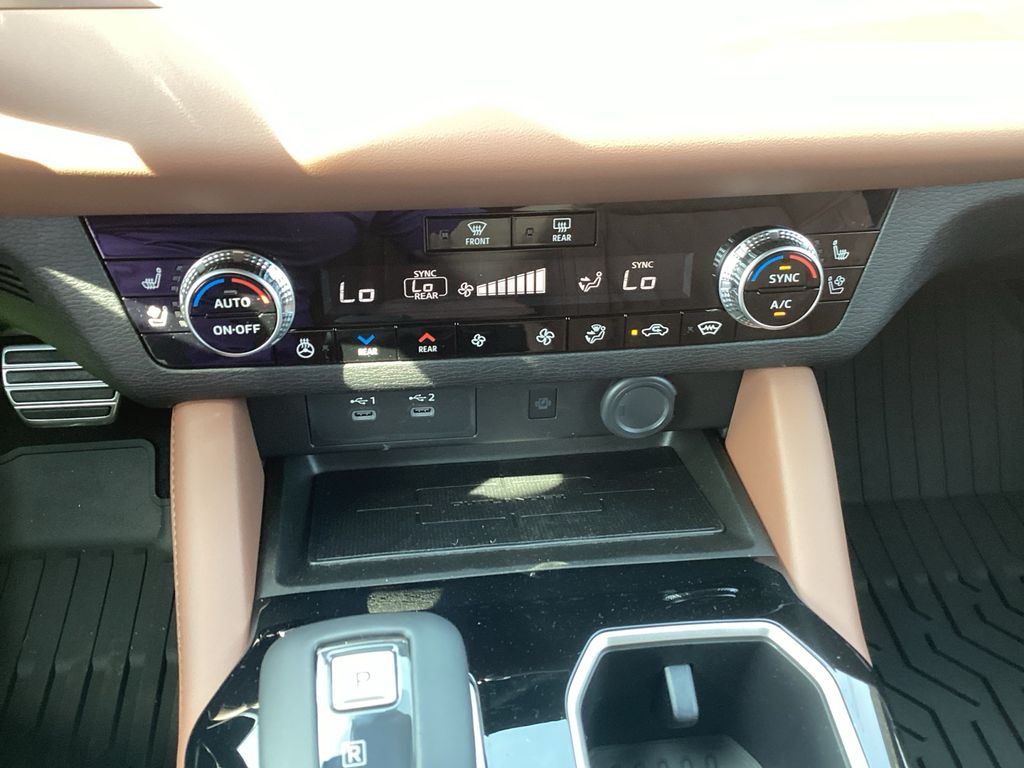 2025 Mitsubishi Outlander SEL - Photo 23