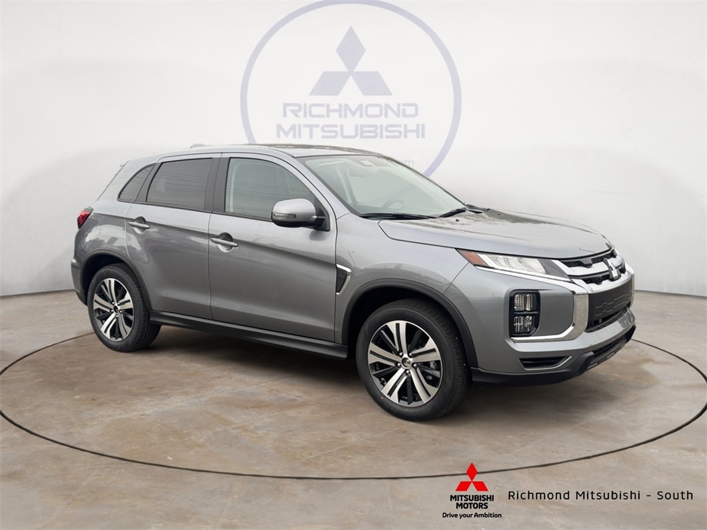 2025 Mitsubishi Outlander Sport SE's photo