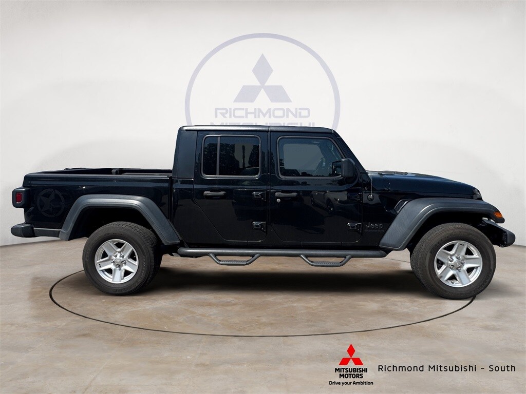 2020 Jeep Gladiator Sport photo 2